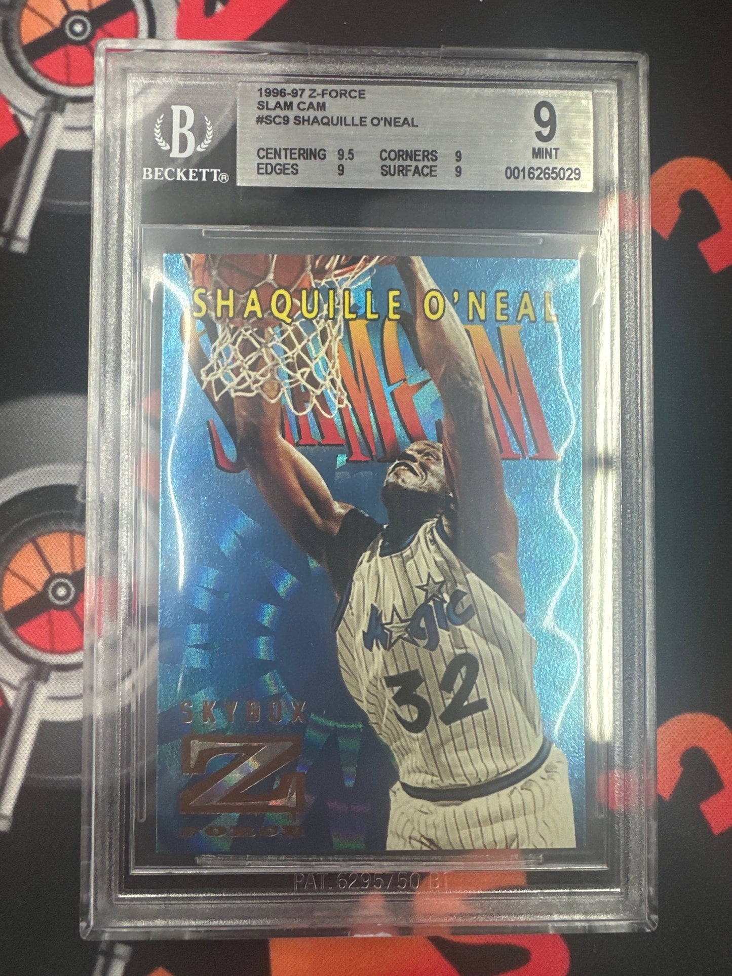 1996-97 Skybox G-Force Shaquille O’neal - Slam Cam Holofoil Insert BGS 9 #SC9