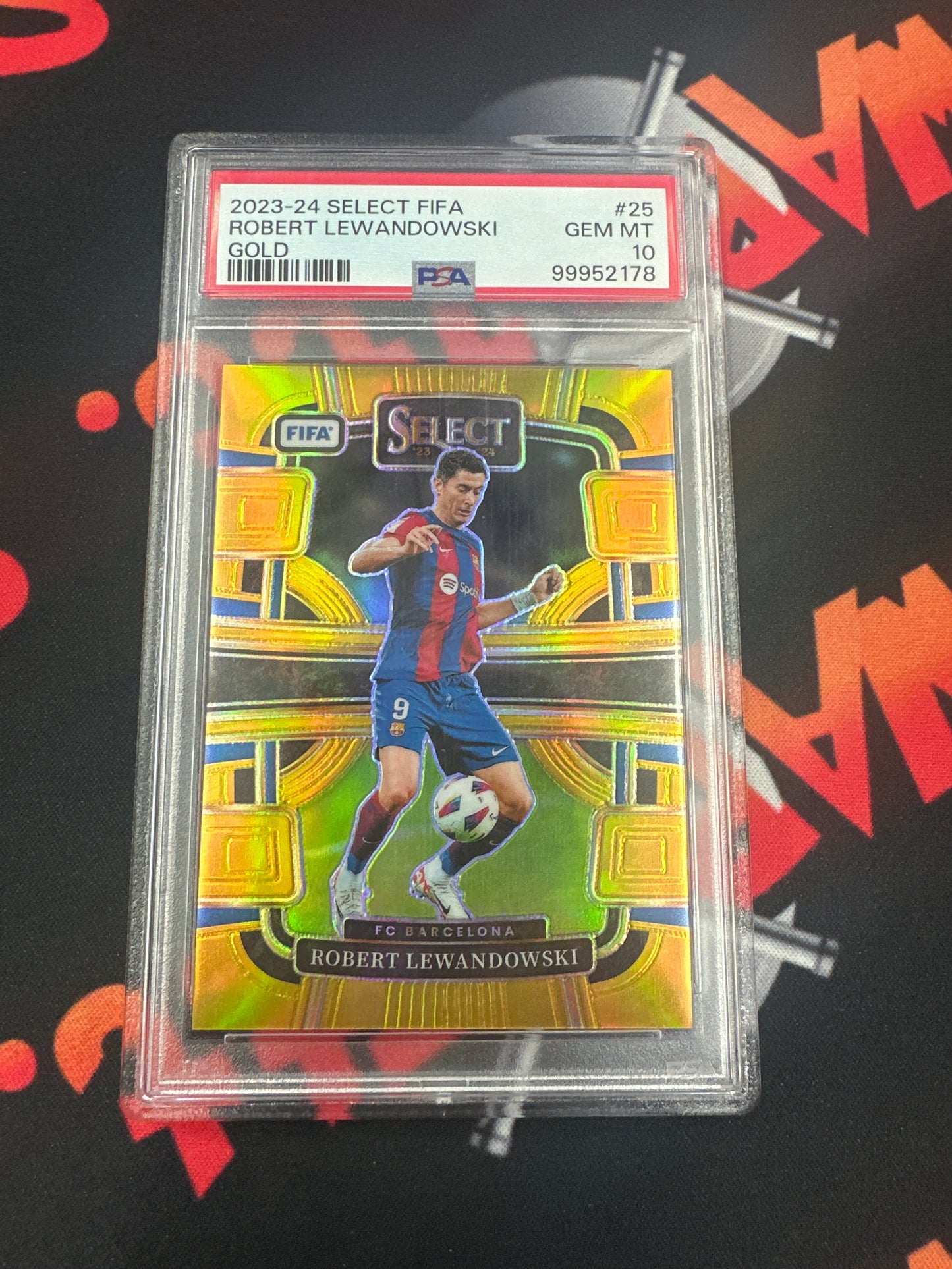 2023-24 Select FIFA Robert Lewandowski - Gold /10 #25